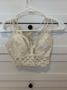 Zenana Outfitters Cream Lace Bralette with Strappy Back